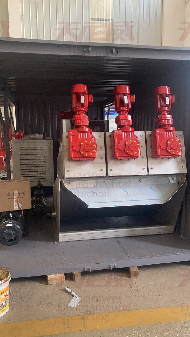 移動污泥脫水車，重塑河道清淤新生態(tài)！